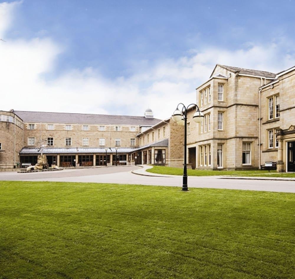 Weetwood Hall Estate Leeds  Bagian luar foto